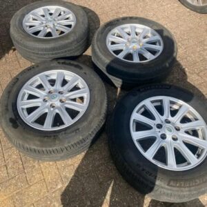 Land Rover Discovery Alloy Wheels with Michelin and Avon Tyres