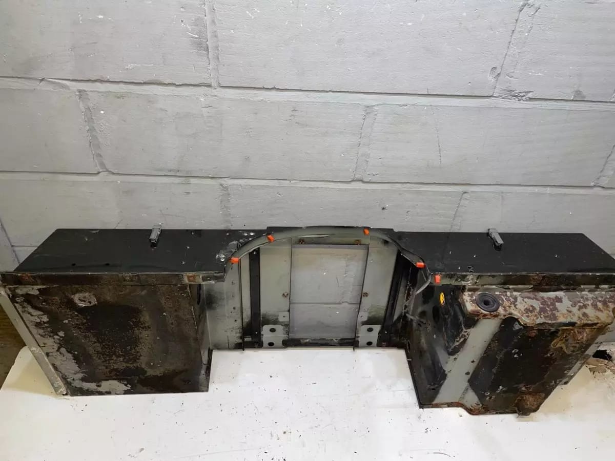Land Rover Defender Tdci PUMA 2.4 Front Seat Box – R380 Gearbox Compatible